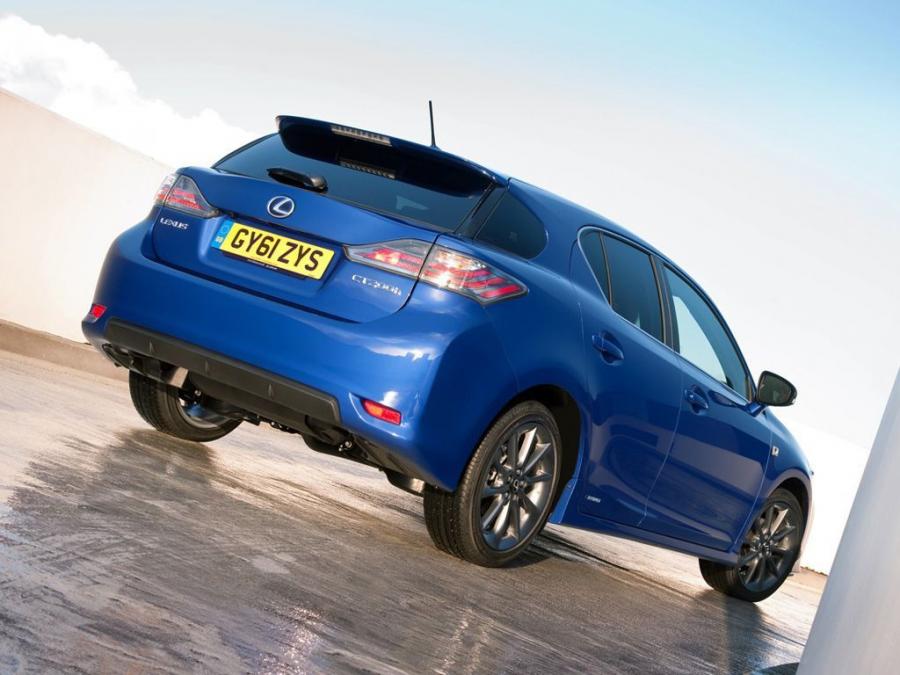  Lexus CT200h F-Sport 2011 года  (UK) (фото 2 из 21)
